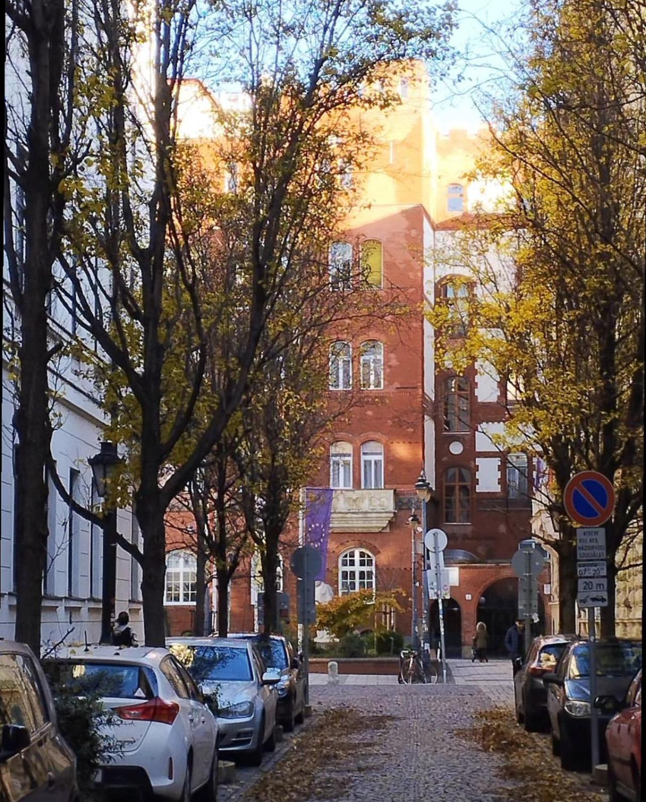 Cedar Inn Budapest - Palace District ภายนอก รูปภาพ
