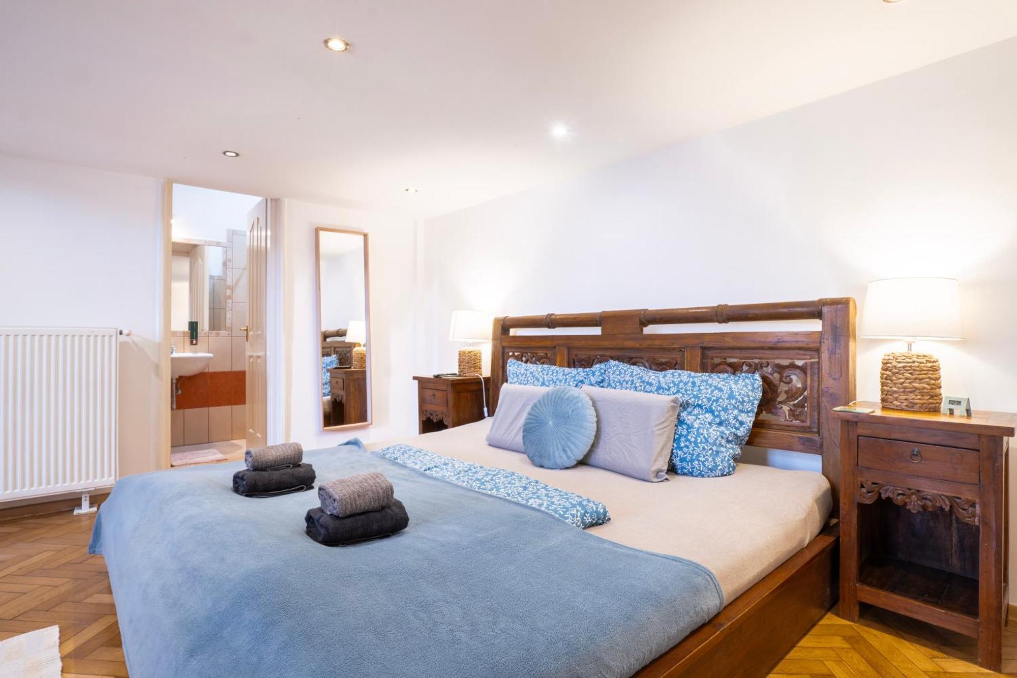 Cedar Inn Budapest - Palace District ภายนอก รูปภาพ