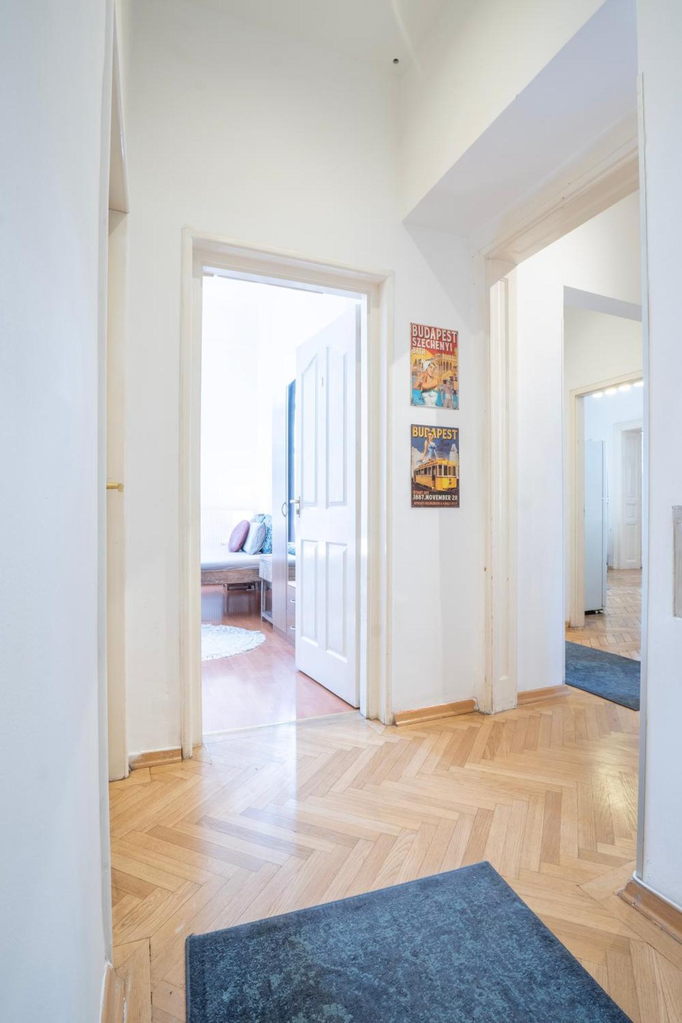 Cedar Inn Budapest - Palace District ภายนอก รูปภาพ