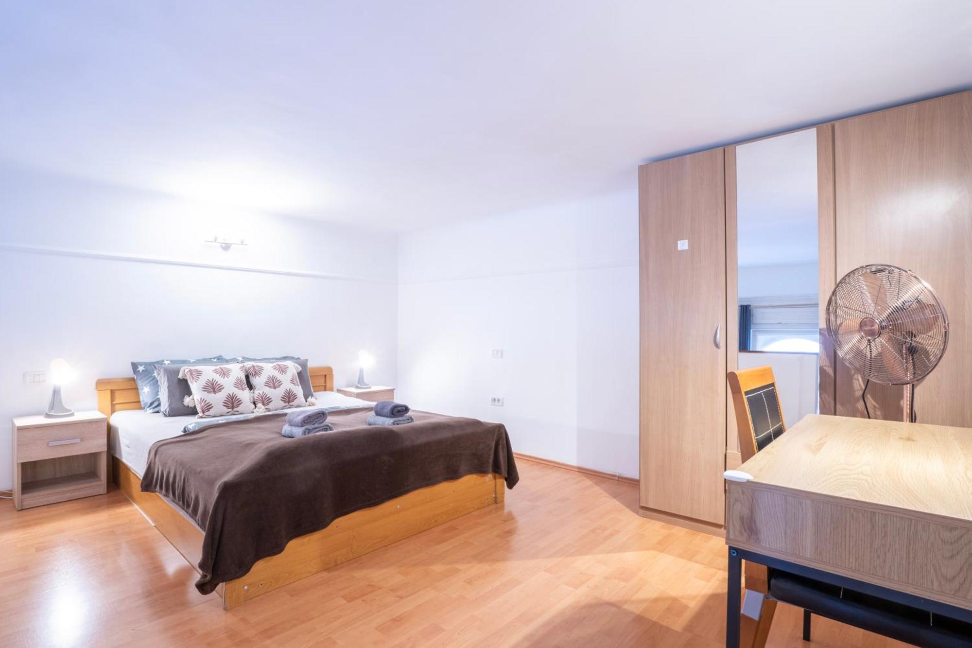 Cedar Inn Budapest - Palace District ภายนอก รูปภาพ