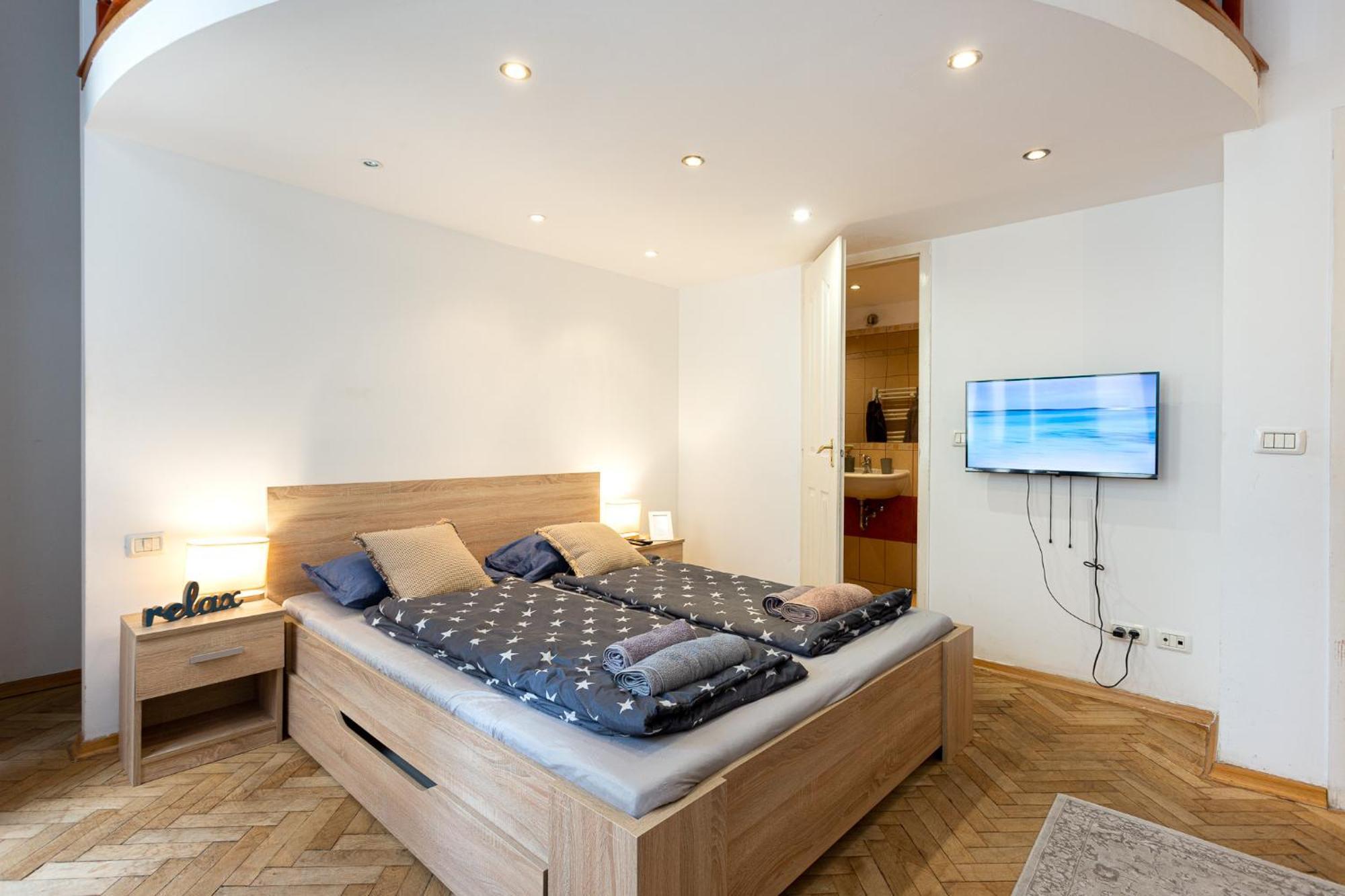 Cedar Inn Budapest - Palace District ภายนอก รูปภาพ
